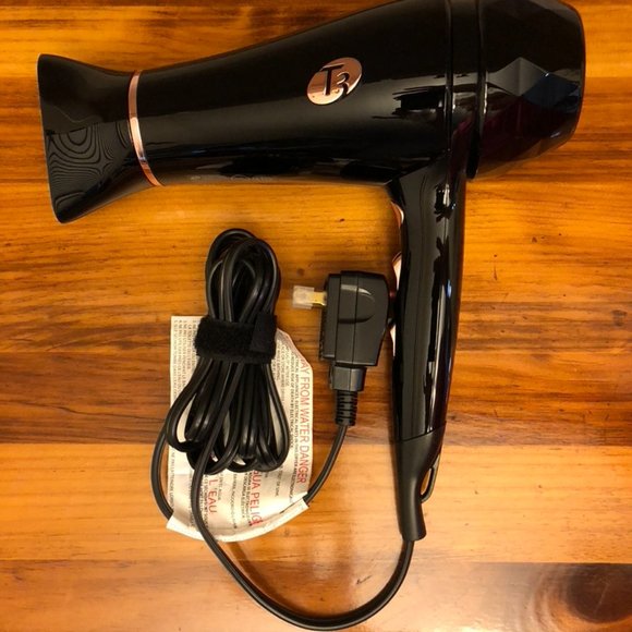 T3 Other - T3 Luxe 2i Hair Dryer